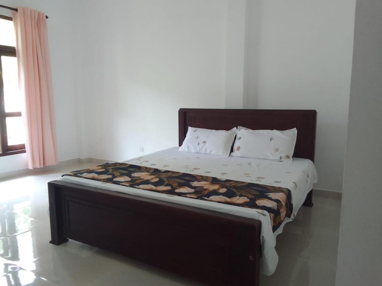 Bosadi Homestay Katunayaka Extérieur photo