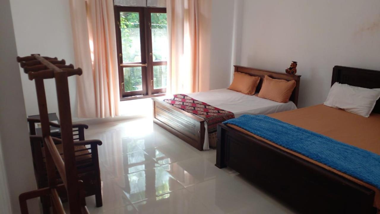 Bosadi Homestay Katunayaka Extérieur photo
