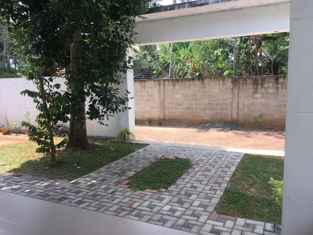 Bosadi Homestay Katunayaka Extérieur photo